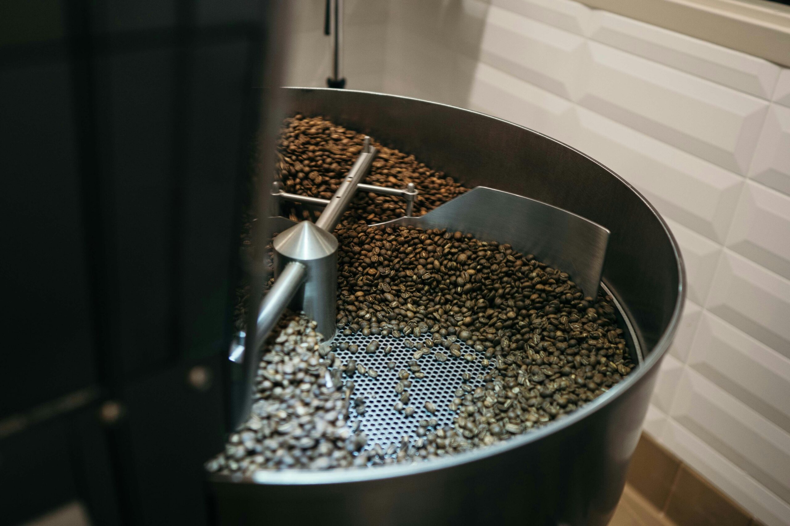 smart coffee maker brewing