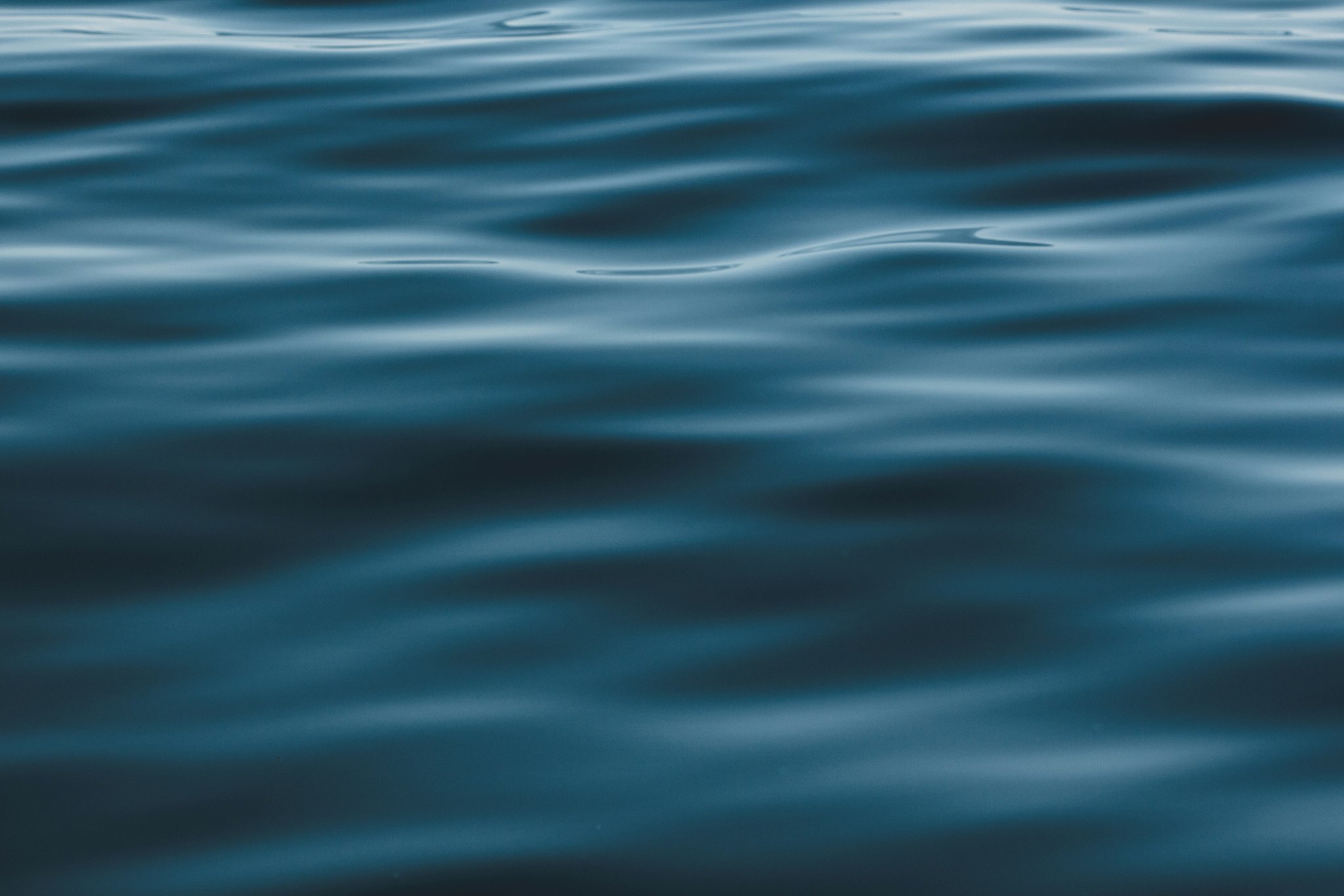 Illustration showing clean vs. dirty water particles filtered through different stages