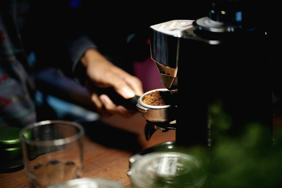 Review photo of Breville Precision Brewer highlighting temperature adjustment feature