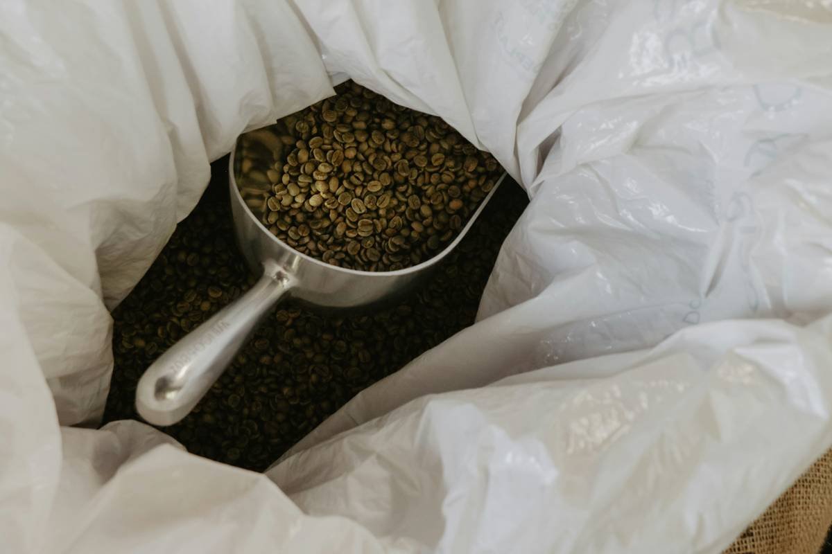 Why Your Smart Coffee Maker Isn’t Brewing Aromatic Coffee Beans Right (And How to Fix It)
