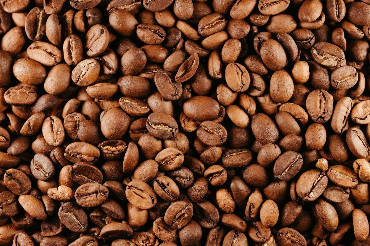Chart showing extraction yield differences across light, medium, and dark roast beans in smart coffee makers