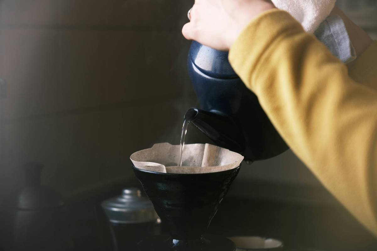 Bar chart showing 68% of smart coffee maker warranty denials are due to lack of documented maintenance, per Consumer Reports 2023