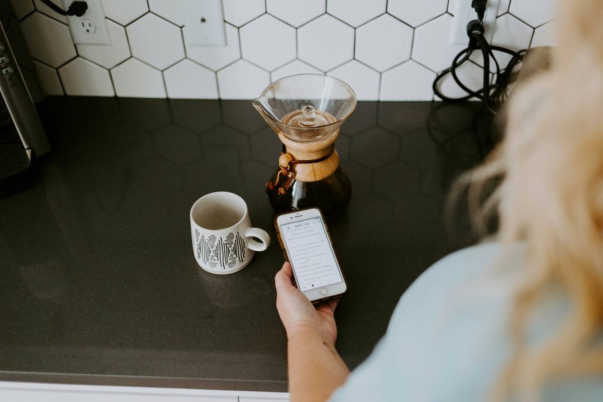 What Temperature Does Coffee Brew At: 7 Proven Ways to Avoid Bitter, Weak Coffee